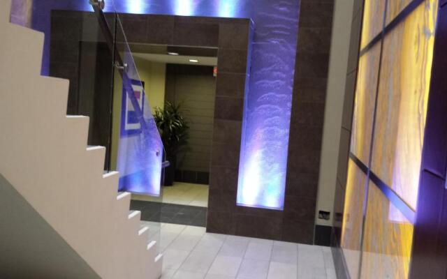 2 Bedroom 1 Bathroom Prime Location in Mississauga