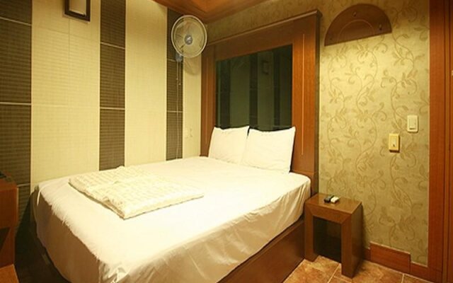 Cheonji Spa Motel
