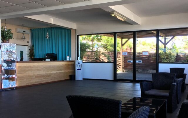 Tahiti Airport Motel