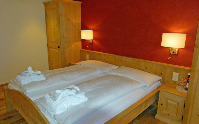 Seven Alpina Boutique Hotel – Guest Rooms – Klosters-Serneus