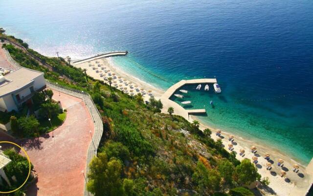 Seafront, 5star Home - 4min Walk To Private Beach