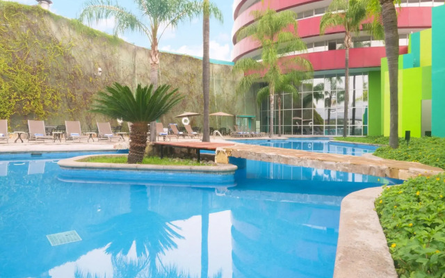 Holiday Inn Monterrey - Parque Fundidora by IHG