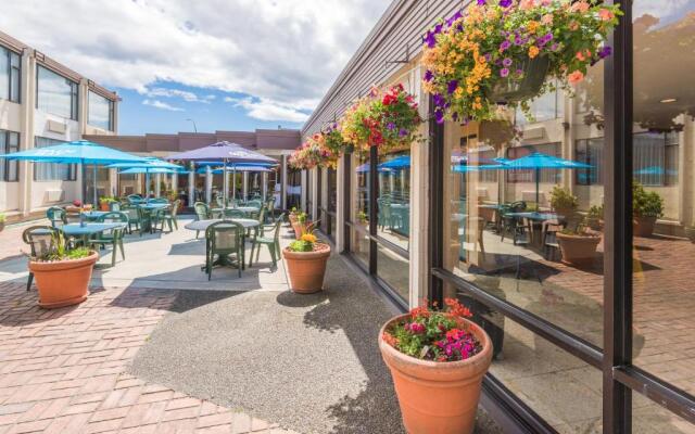 Coast Discovery Inn
