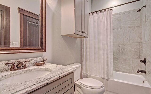 78 Alders Townhouse with Heated Garage by RedAwning