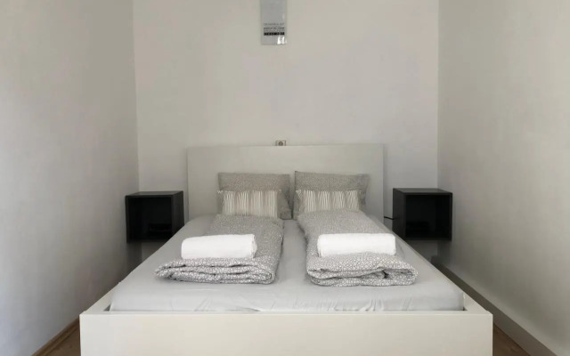 Central Apartment near subway station 2