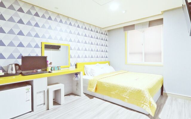 G Hotel