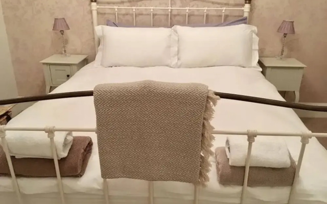 Modern 2 Bedroom City Centre Flat