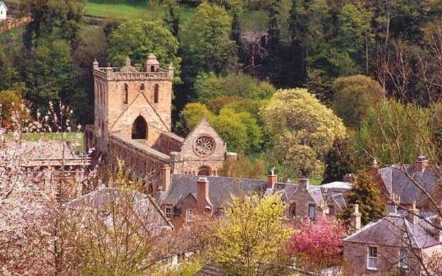 A Comfortable Cottage With All Amenities Closeby, A Few Minutes Walk Of Jedburgh