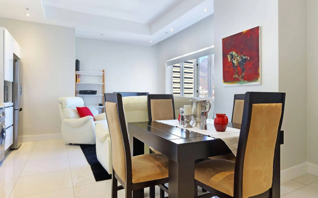 Triangle Luxury Suites by Totalstay