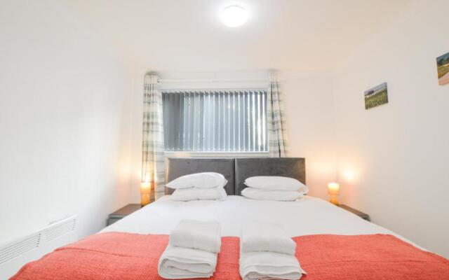 No 8 Westbay Apartment