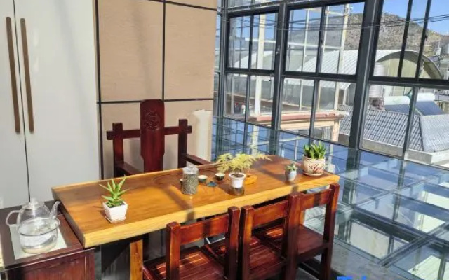 Yaju Homestay Youth Hostel (Dukezong Ancient City East Gate) – Restaurant – Shangri-La