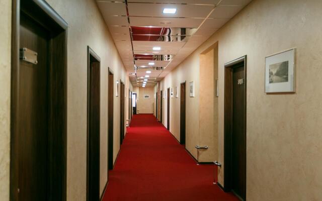 Heliopark Cruise Hotel