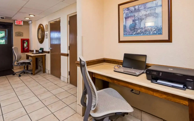 Best Western PLUS Caldwell Inn