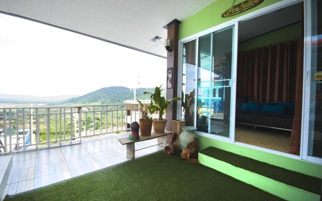 Mhork Buri Resort