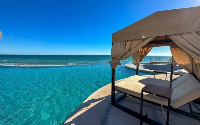 2BR Iconic Oceanfront Escape