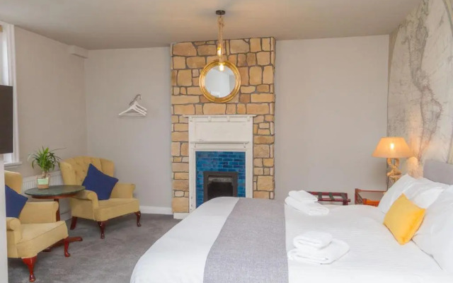 The Captain Cook Hotel