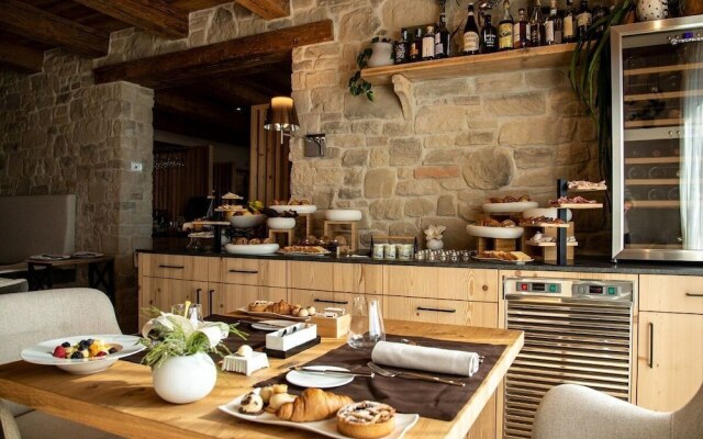 Aura Relais