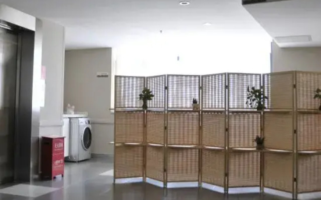 Home Inn Hotels Management Co., LtdRongchang East Street Metro Station, Zhongji Subaru Store)