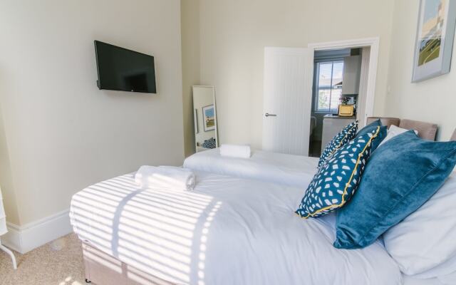 Plymouth Ocean Apartment
