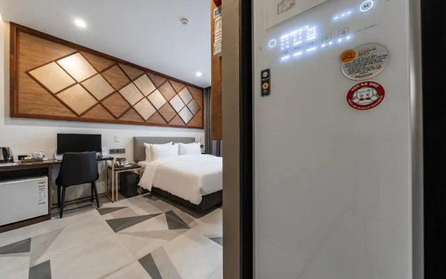 HOTELRU136