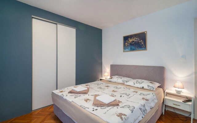 Awesome Apartment in Kastel Sucurac With Wifi and 4 Bedrooms