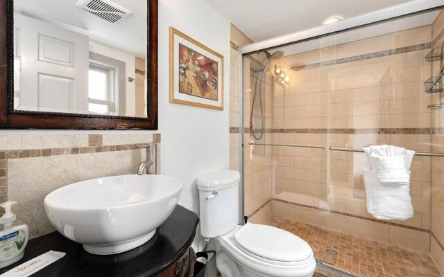 Lola House! Cozy comfort, Prime Old Town Location