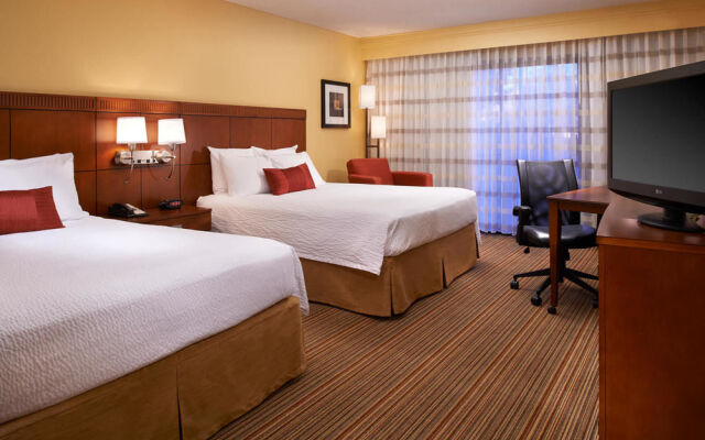 Courtyard Louisville East