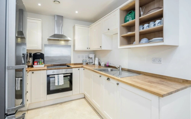 MPL Apartments - Queens Broadway F3