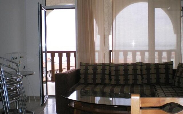 Briz-Seabreeze Hotel