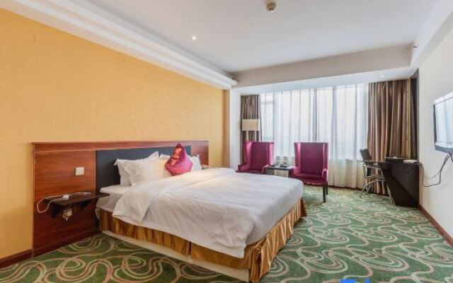 Zhanjiang Yinglun Holiday Hotel (Mazhang High Speed Railway Station Shop)