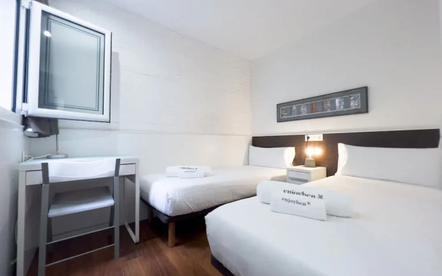 Enjoybcn Gaudi Apartments