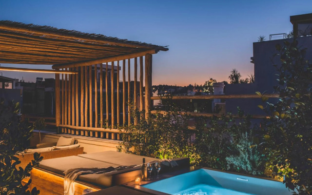 Luxury Apartment with Acropolis view Terrace and Jacuzzi in the Heart of Athens - Living Stone Azurite