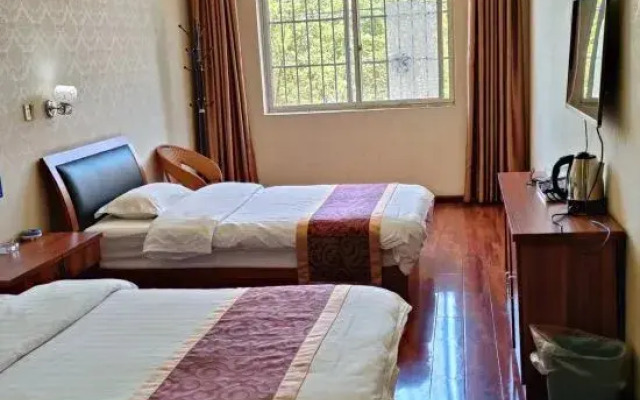 Chuxiong Zhenrong Hotel