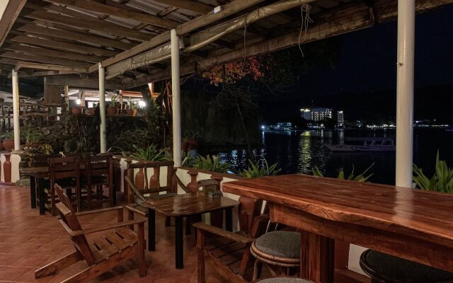 Harleys Pub and Hotel