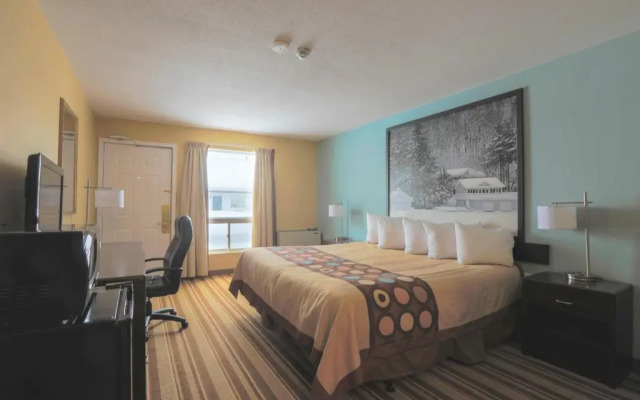 Jolly Roger Inn & Resort