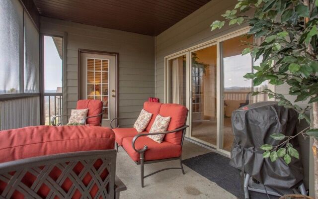 Ozark Comfort 3 Bedroom Condo by RedAwning