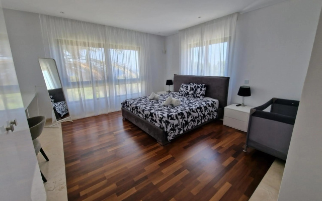 Luxury 6 bedrooms villa in Cyprus