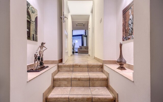 Colosseo White Shadows Loft