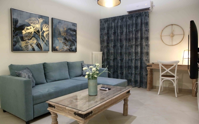 Best House Anakreontos
