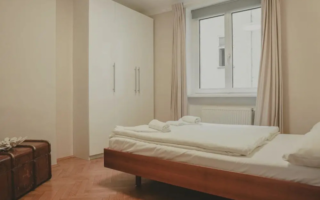 HeyMi Apartments Post