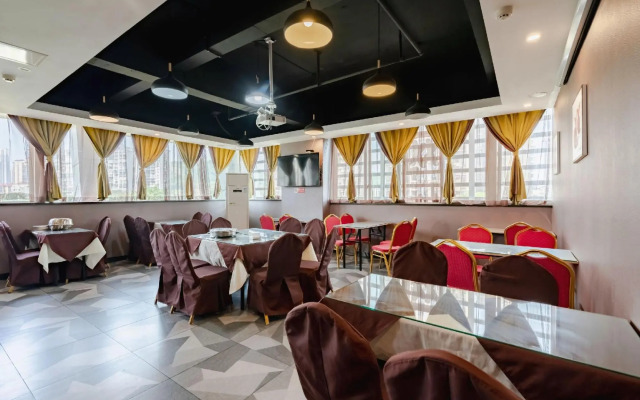 Black Prince Art Hotel (Luzhou Longmatan District Government Store)