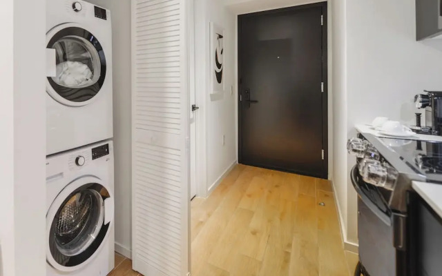Spacious King Studio at Downtown Miami