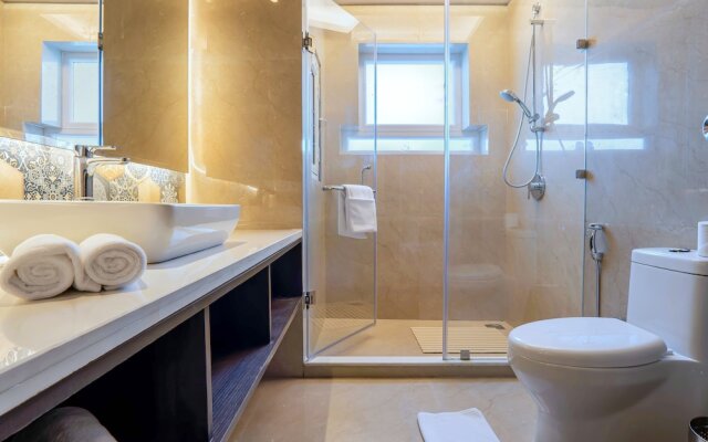 Hotel Le ROI Lake View koti