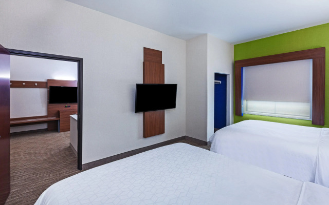 Holiday Inn Express and Suites Longview South I20 by IHG