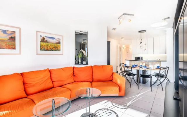Apartment in Oostduinkerke With Garage