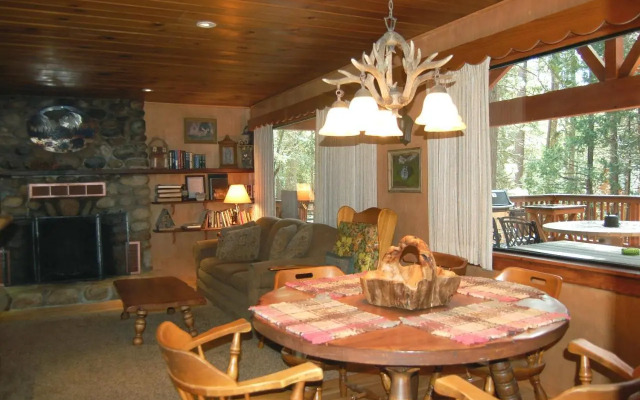 26 Deer Den