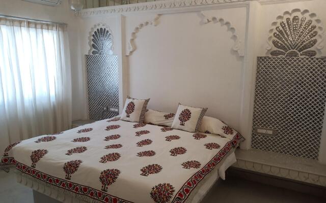 Jagat Niwas Palace