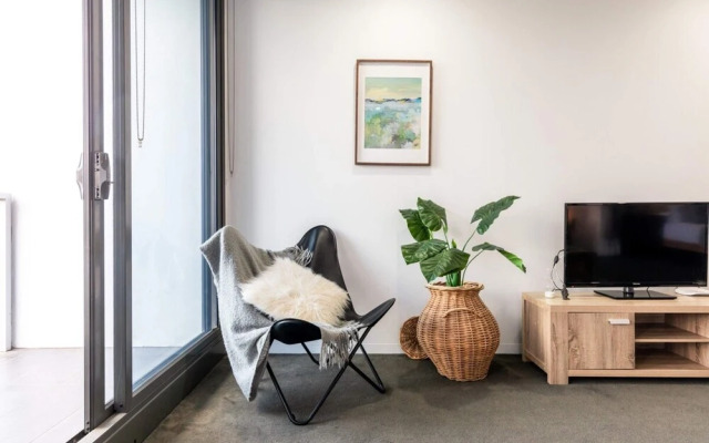 1 Bedroom Apartment in Prahran with Balcony