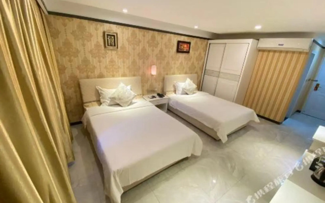Lucky 8 Hotel