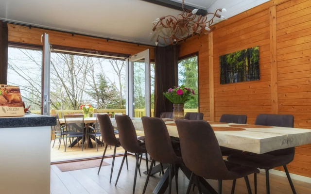 Cosy Chalet in Odeigne with Hot Tub